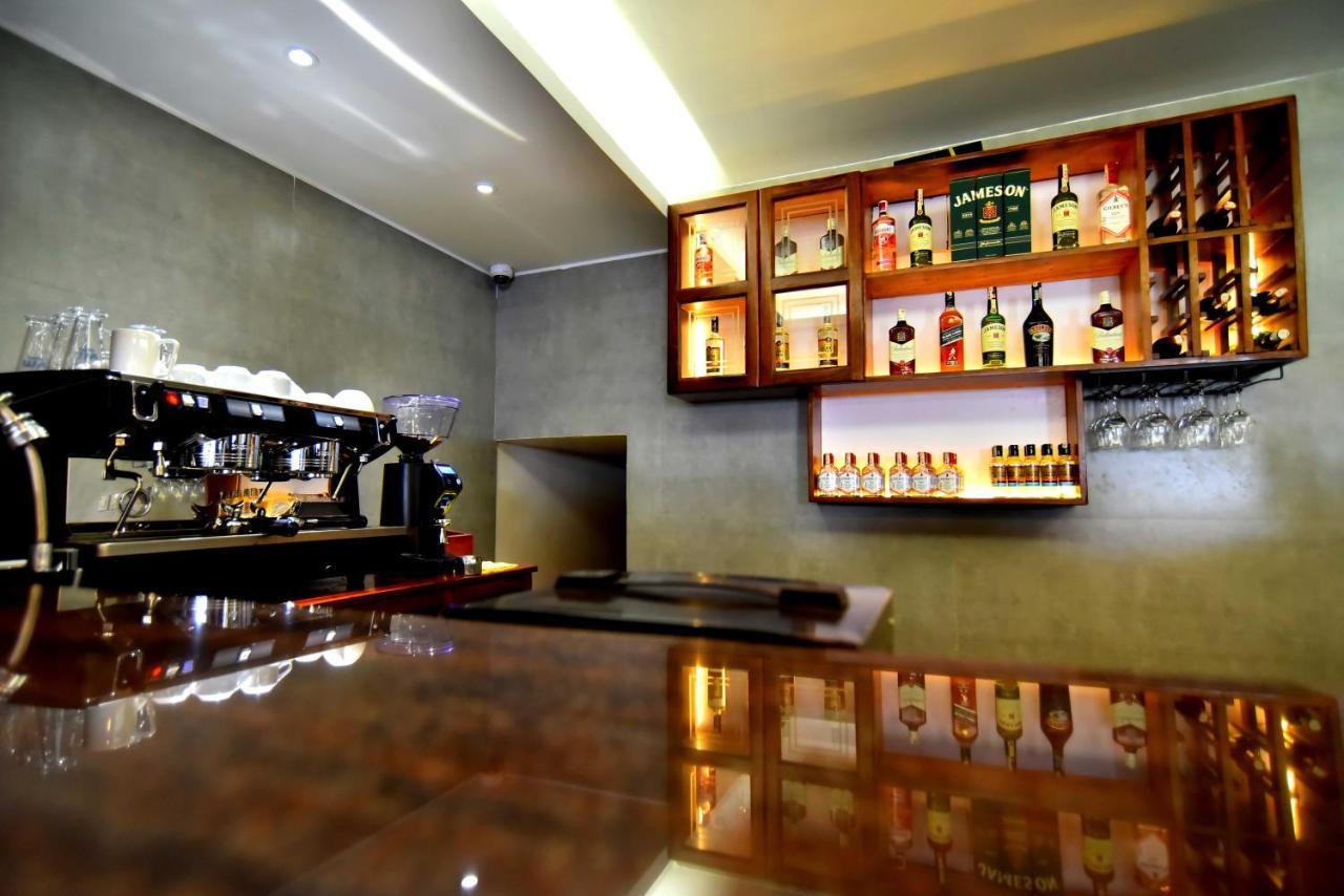 Victoria Mews Hotel カンパラ エクステリア 写真